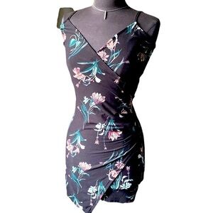 Streetwear Society 𝅺Floral dress. Wrap style, black and floral.